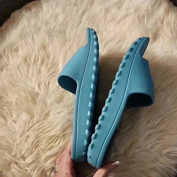 Bogg Bag Flip Flops Never Released - Picture 5 of 5